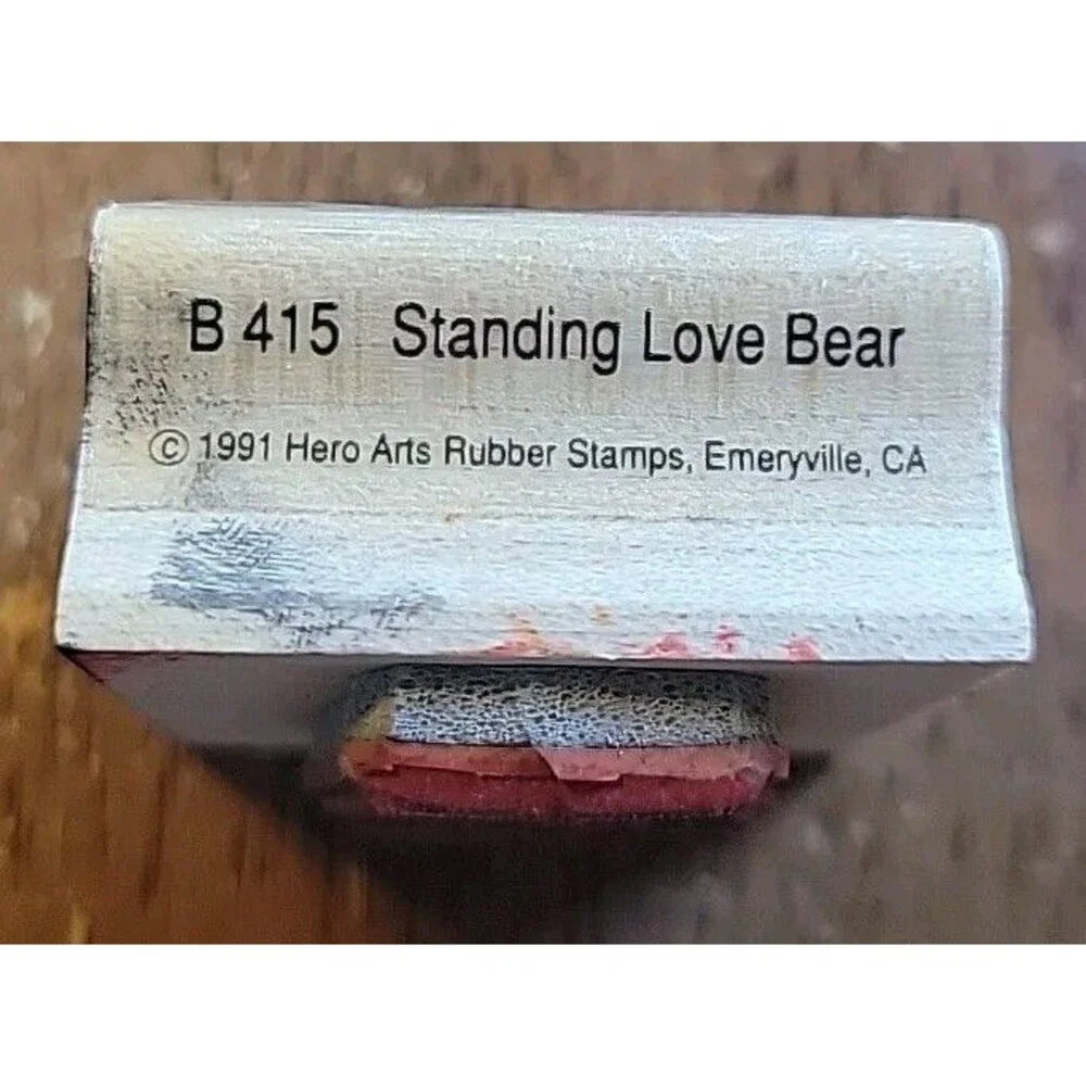 Rubber Stamp - Standing Teddy Bear w/ Heart - Hero Arts  - B415 - 1991